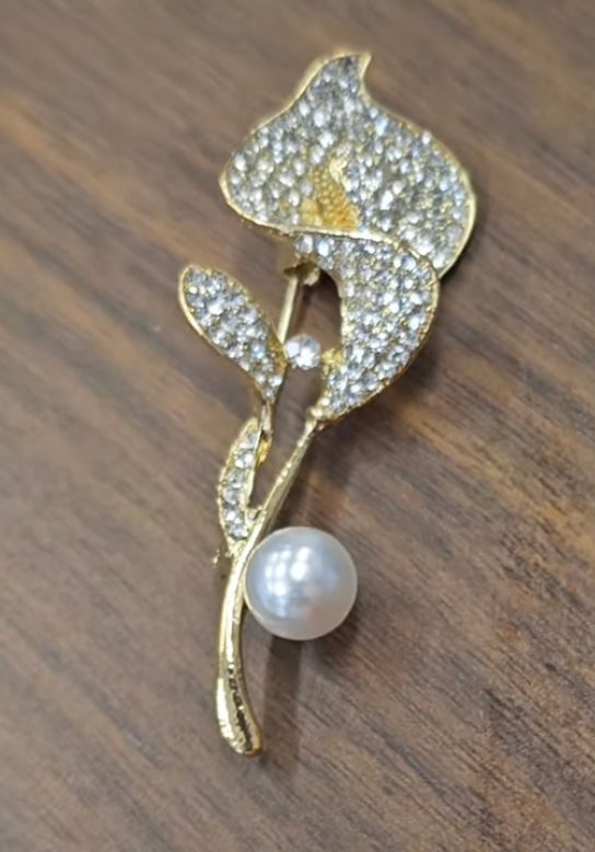 Gold and Pearl Calla Lily